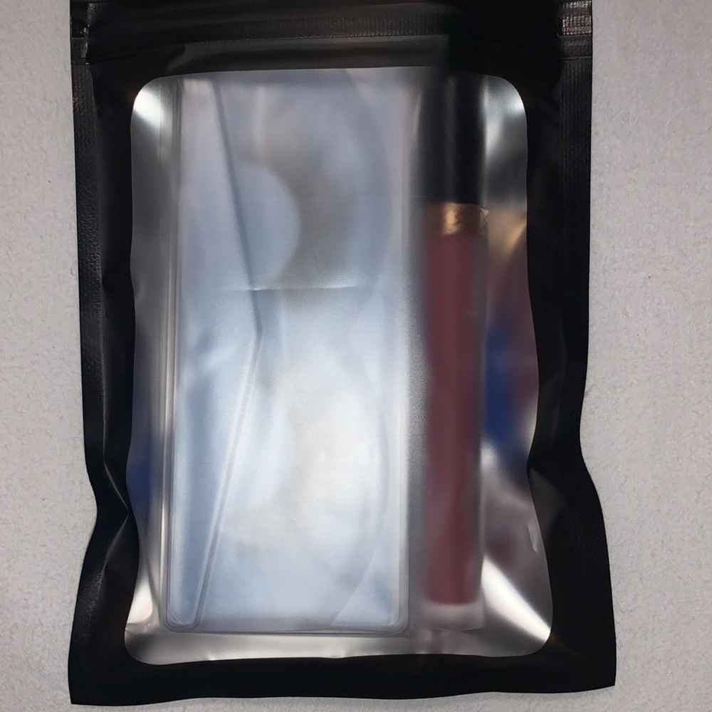 Makeup bundle - Picture 3 of 3
